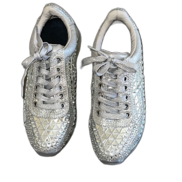 STEVE MADDEN Carissa Rhinestone Gray Sneakers Sz 7 - Picture 1 of 6